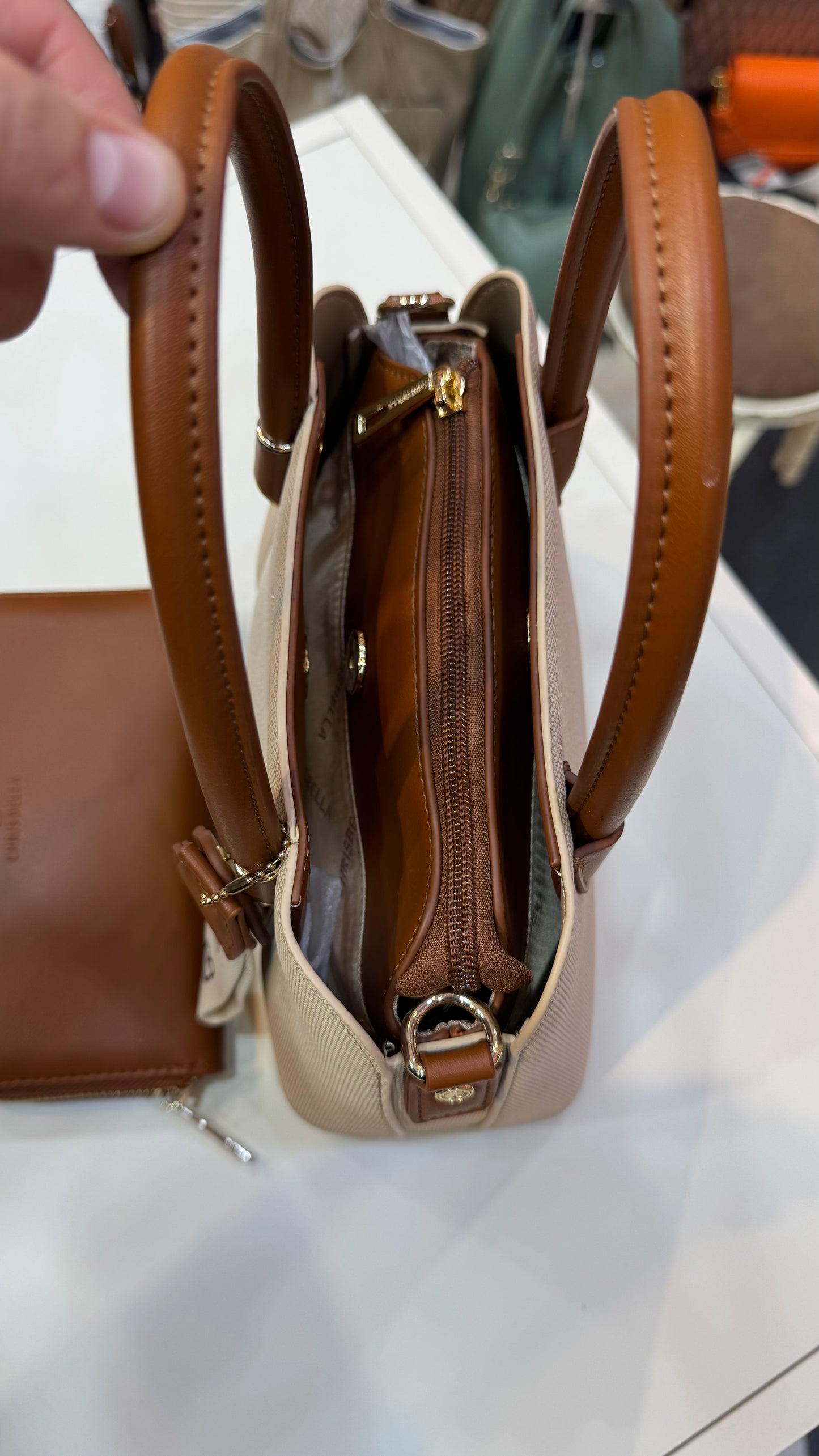 SAC CHRISBELLA .AVEC PORT MONNAIE